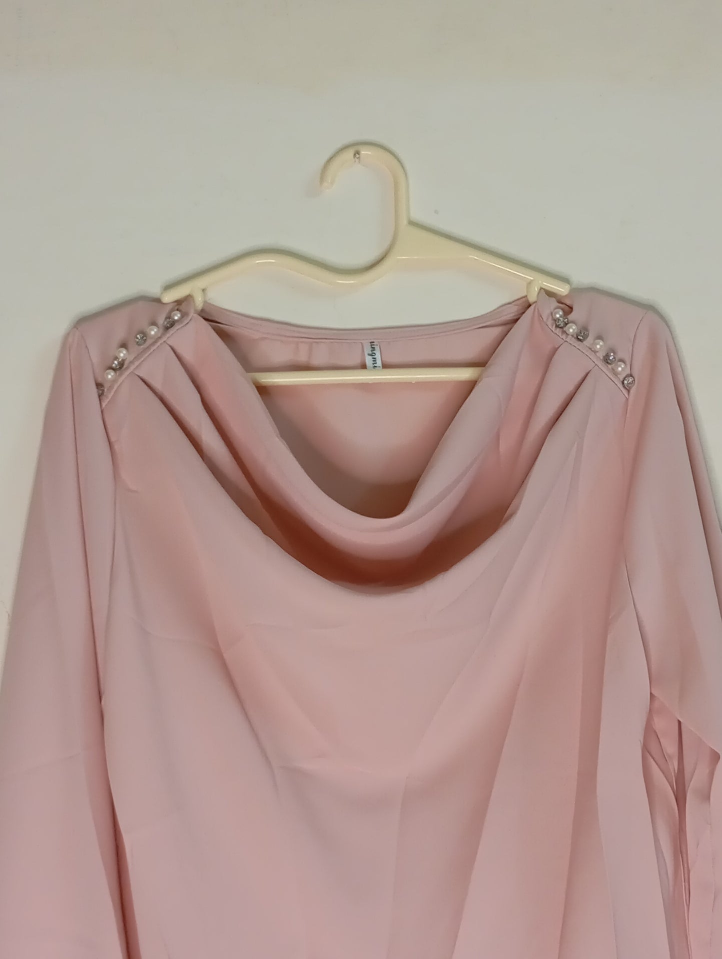 Cowl neck top with emblishment(pink)