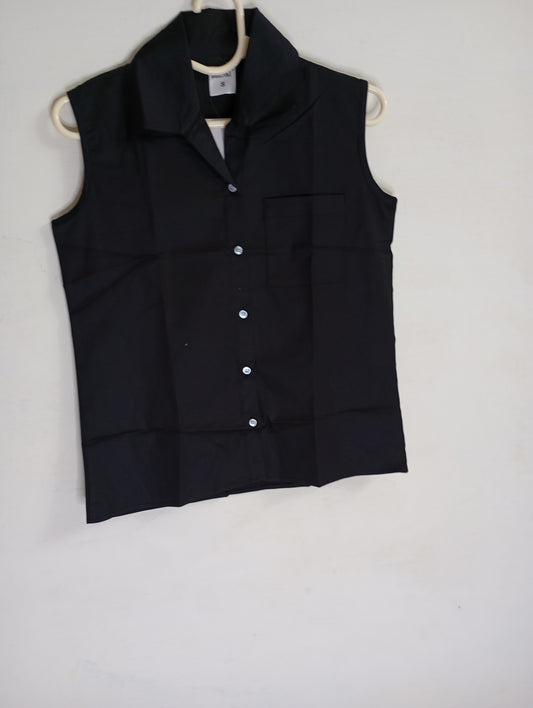 Black sleevless button down shirt
