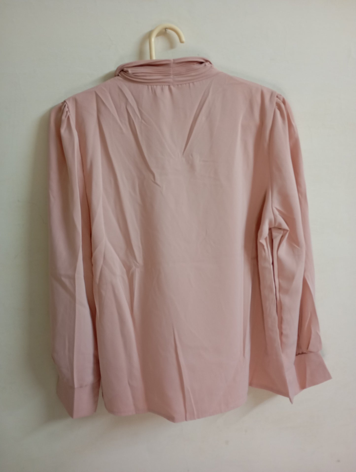 PINK TOP WITH CRIMP RIBBON NECK