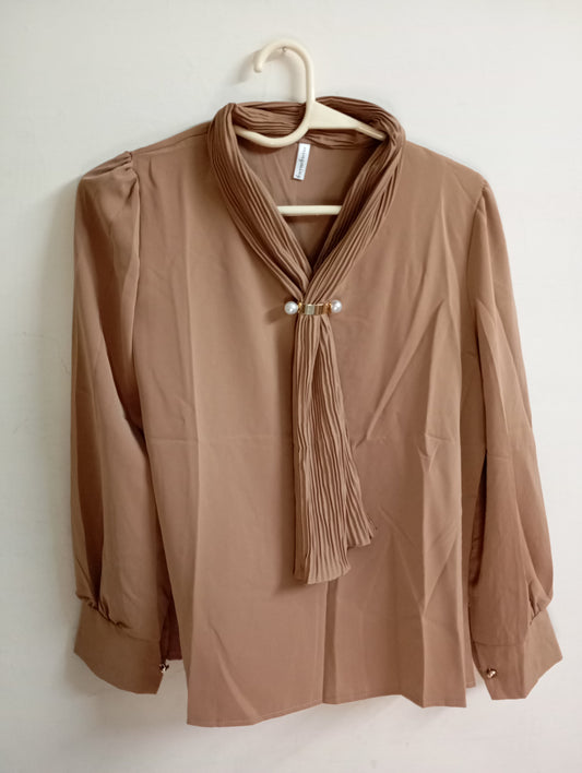 BROWN TOP WITH CRIMP RIBBON NECK