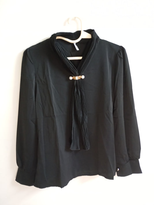 BLACK TOP WITH CRIMP RIBBON NECK
